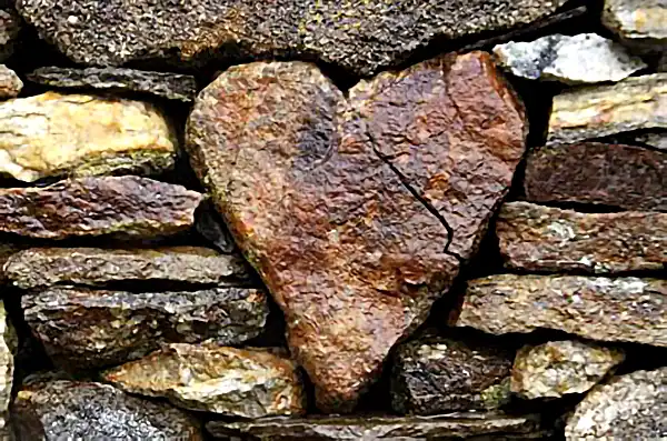 photo of stone shaped like a heart